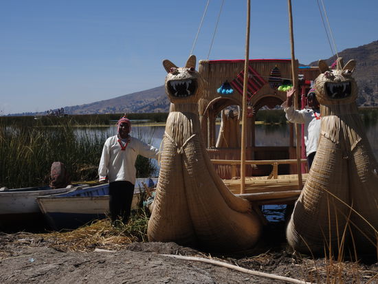 wir wurden mit dem traditionellen Binsenboot abgeholt