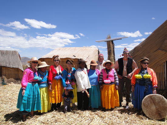 Gruppenbild. Die mit den Sonnenbrillen sind die Touris