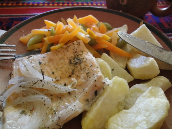 Mittagessen bei den Uros, schmeckt wunderbar