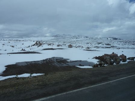 Schnee auf den Anden - wir sind immer noch gut 4000 hoch.