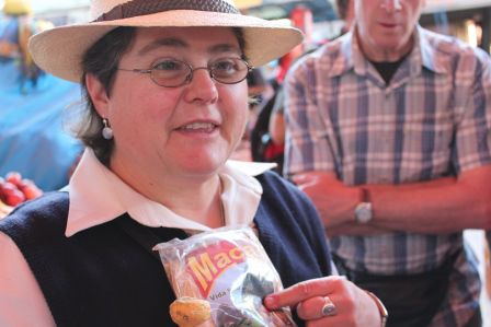 Ute erklärt die Anwendungen und Vorteile von Maca