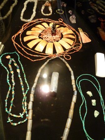 Fein gearbeiteter Schmuck aus der Zeit vor den Inkas