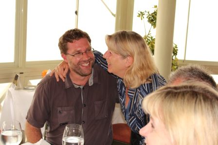 Hanna darf im Namen der ganzen Gruppe René küssen. Was für ein Tag!
