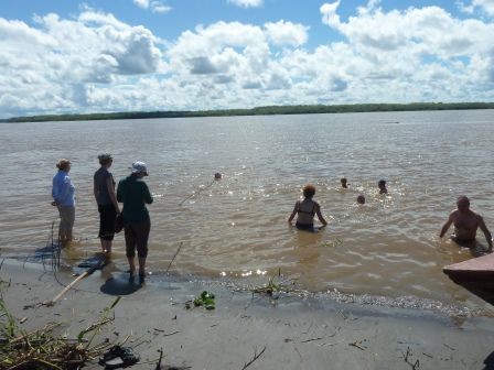 eine hochwillkommene Erfrischung am Beginn des Amazonas