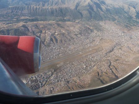 der Flugplatz von Cusco liegt unter uns