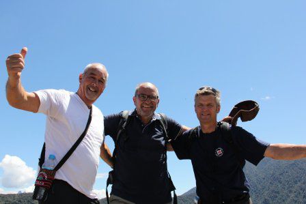 Geschafft - die drei Gipfelstürmer auf dem Wayna Picchu Foto: Beat