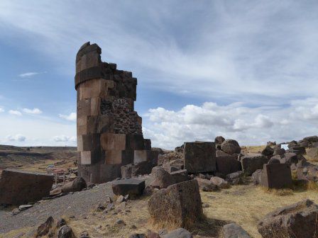 Der grösste Turm auf Sillustani aus der Inkazeit