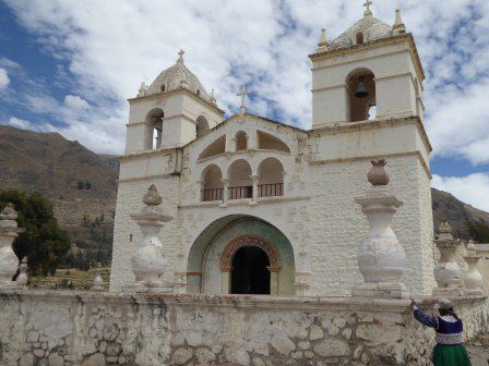 Die Kirche von Maca im Colcatal