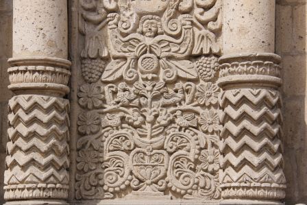 Ein Detail aus dem Hauptportal
Foto: Beat