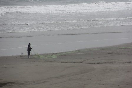 Ein einsamer Fischer am Strand
Foto: Beat