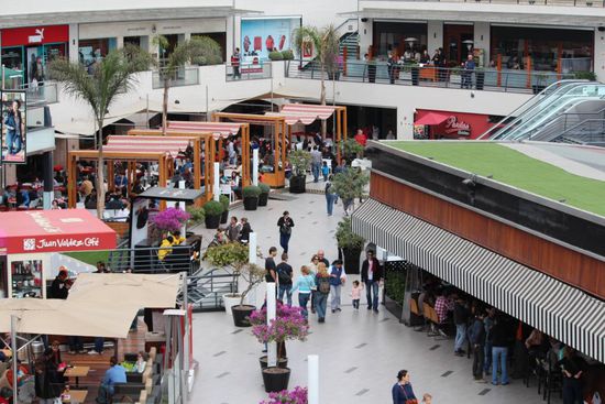 Larcomar, das Einkaufs- und Ausgehzentrum direkt am Meer.