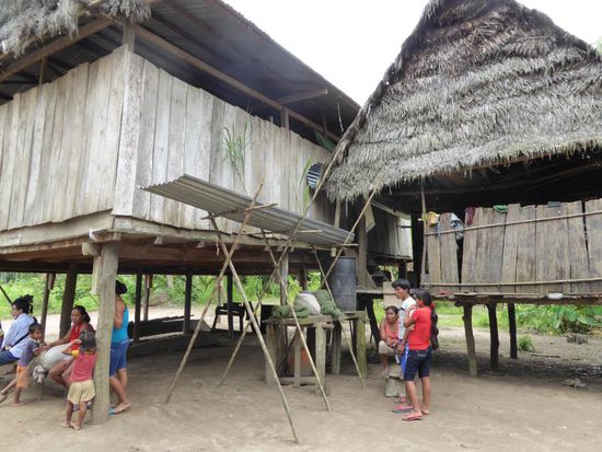 Wie Manuel das Wasser sammelt. Er ist ein Vorbild und fast der einzige, der dieses System konsequent anwendet.