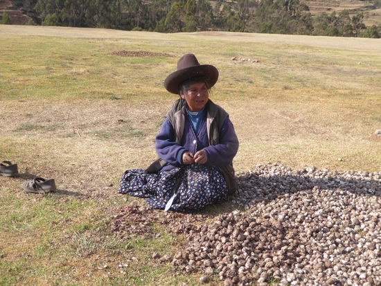 Die alten Frauen pflegen eine uralte Tradition