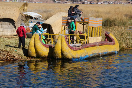 Eines der Binsenboote, mit denen auch wir bald unterwegs sind.