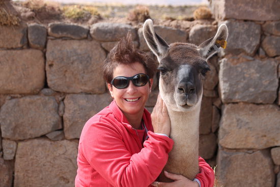 Auch Silvana hat ein Kuscheltier gefunden - Foto: Bruno