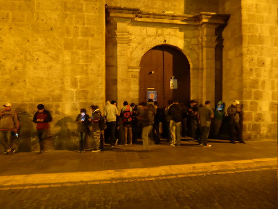vor der Klostermauer des Santa Catalina
