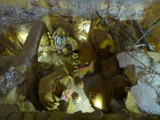 Mumiengrab mit Beilagen