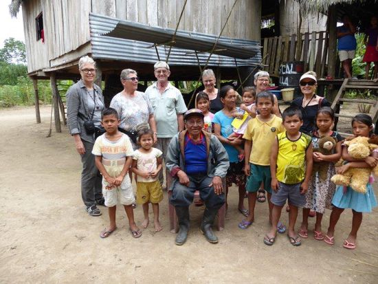 Manuel und Rosa mit einem Teil ihrer grossen Familie.