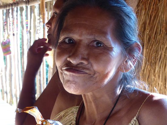 Süüüüüüsss, hat sie gesagt und genüsslich die weiche Schokolade aus der Folie geschleckt