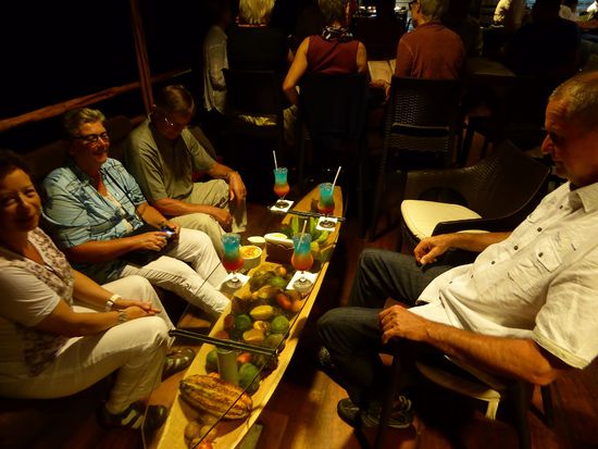 Der Regenbogendrink schmeckt fein, aber er hat es in sich