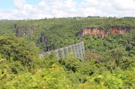 Das ist er jetzt, der Goteik-Viadukt, 250 m hoch, 689 m lang, eröffnet 1.1.1900
