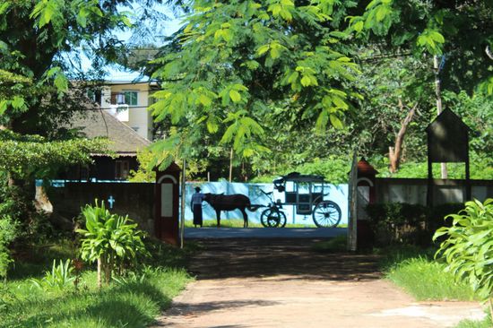 Cindarella - fehlt nur noch, dass ich einen meinen FlipFlops verliere. 
Da braucht man sich beim Probieren wenigstens nicht einen Teil der Ferse wegzuschneiden.