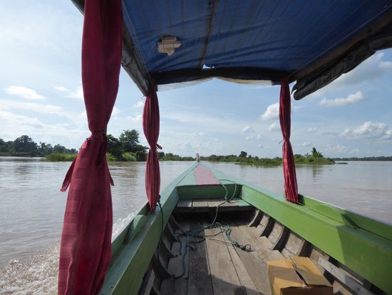 Unterwegs mit dem Longtailboat.