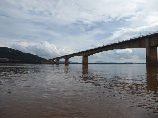 Die Brücke über den Mekong in Pakse