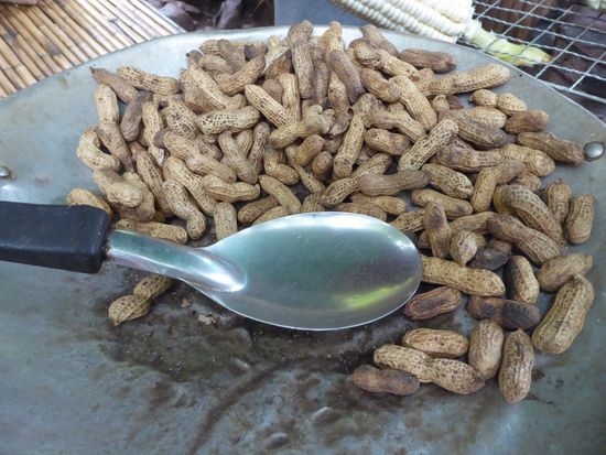 frisch geröstete Erdnüsse - so fein.