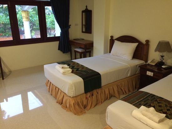 Zimmer mit Aussicht in den Garten. Aber nicht einmal die Schmetterlinge flogen heute.