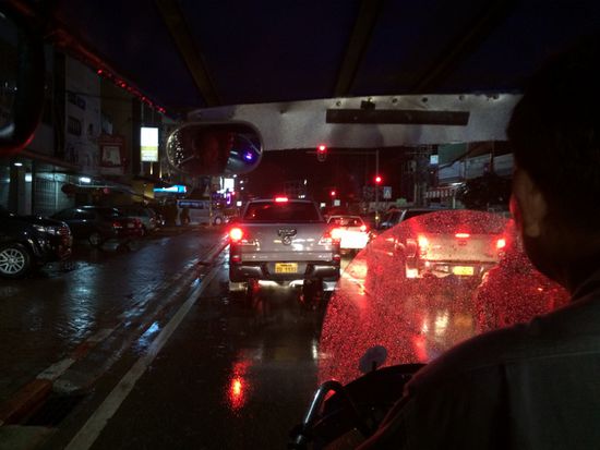 zurück geht es mit dem TukTuk, denn es regnet wieder einmal.