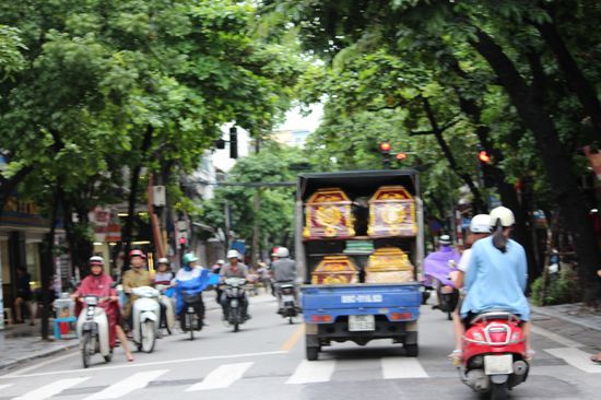 Ob das Särge sind, die hier transportiert werden, sah jedenfalls so aus.