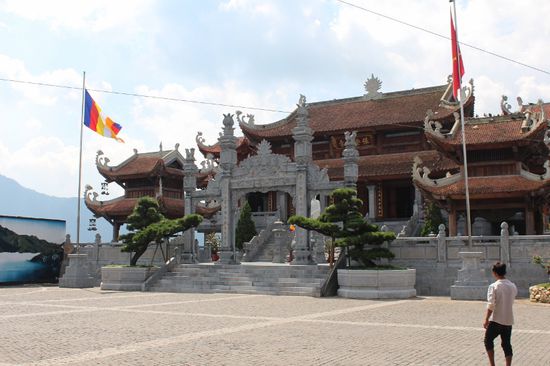 neuer Tempel neben der Seilbahnstation