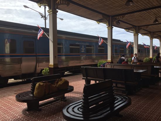 Der Zug fährt weiter, ich bin in Ayutthaya angekommen