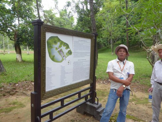 Do, unser heutiger Guide. Sein Englisch ist gewöhnungsbedürftig, aber wahrscheinlich bin ich heute einfach nicht so aufnahmefähig.