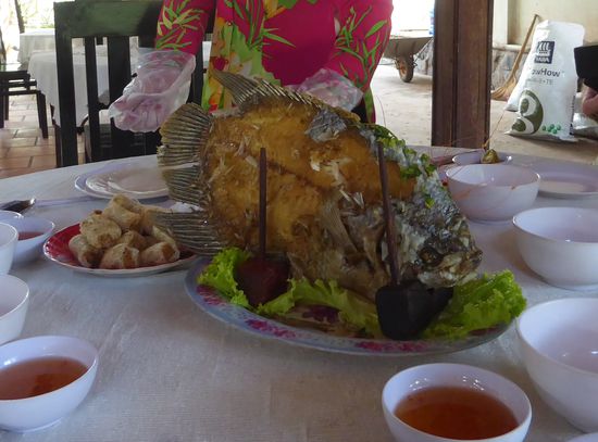 interessante Art, einen Fisch zu servieren.