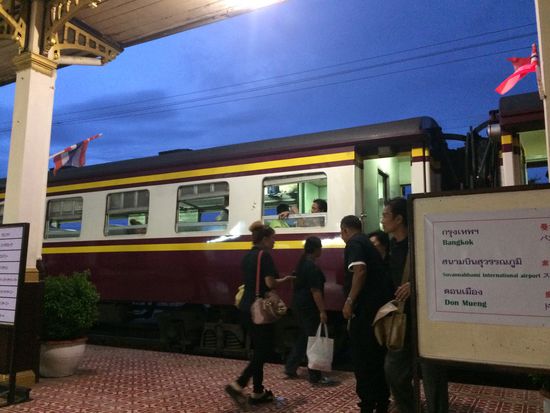 Einfahrt des Nachtzuges nach Chiang Mai