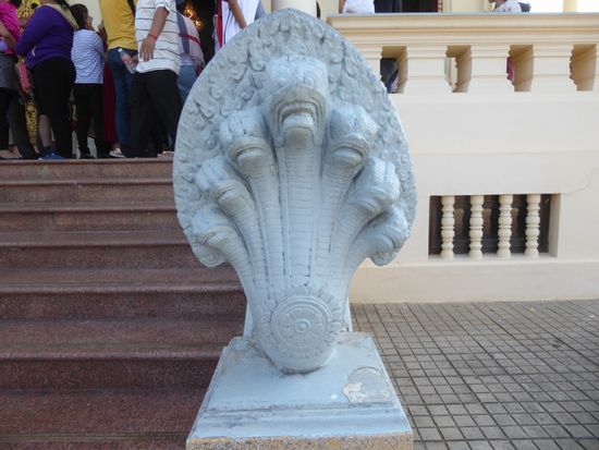 Naga, die siebenköpfige Schlange am Eingang zum Thronsaal schützt den König