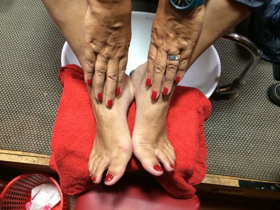 Huch, was sind denn das für Falten auf meinen Händen... hmmmm