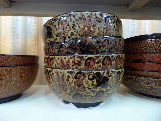 Im Laden: Reisschalen