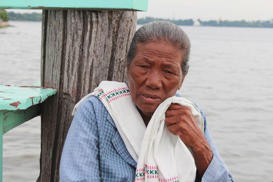 Sie hat sich ihre Foto angesehen - und genickt
Und ich habe ihr etwas in ihre Sammelschale gelegt.