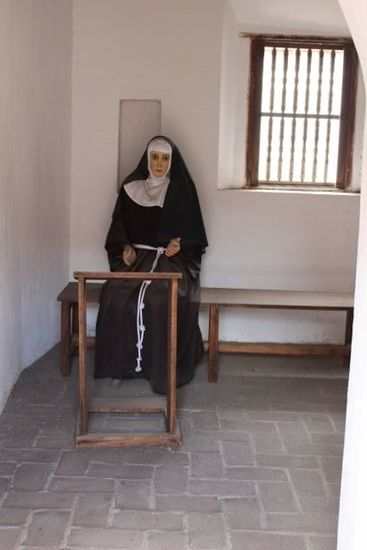 Blick in eine der kleinen Zellen - eine Nonne hat anscheinend überlebt, kann aber keine genaue Auskunft mehr geben.