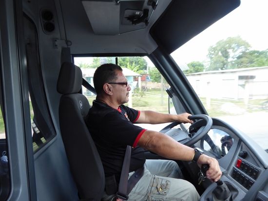 Armando, unser Fahrer fährt uns sicher durch da Land.