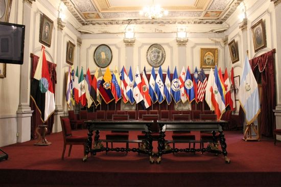 Ein eindrücklicher Versammlungsraum in Quetzaltenango - René meint, der schönste des Landes.
Zufällig war er grad offen und der Wächter freute sich, ihn uns zu zeigen