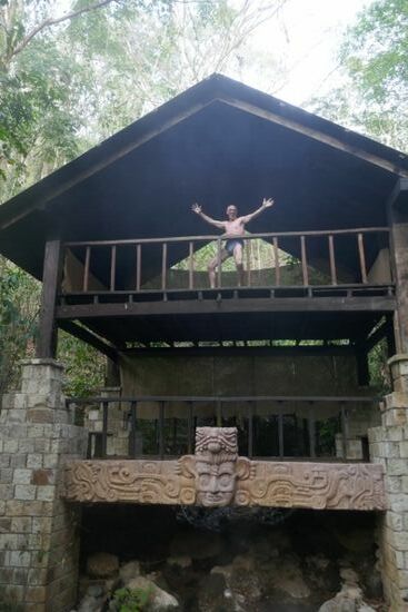 Hier muss ein alter Maya-Geist auferstanden sein... - direkt über der heissen Quelle
