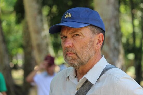 René L.