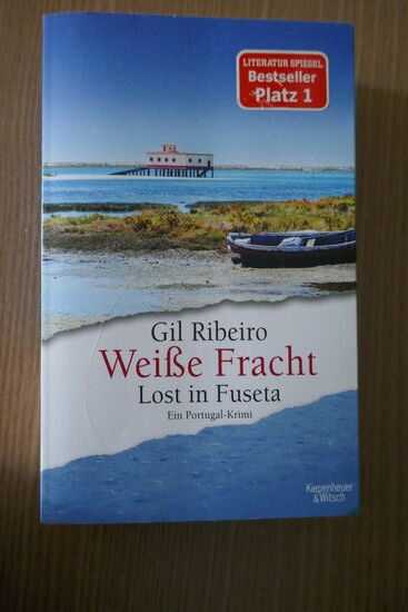 Meine Ferienlektüre - gerade ausgelesen.
Hat zwar weder mit Paraguay noch mit Brasilien zu tun, ist ein Portugal-Krimi mit ein paar portugiesichen Ausdrücken (immerhin) mit dem sehr sympatischen Kommissar Leander Lost. 
Das Buch habe ich spontan in Kloten gekauft.