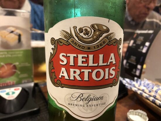 Stella-Bier, was denn sonst.
