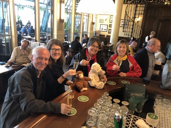 Unsere kleine Reisegruppe: Peter, Eveline, ich und Rita