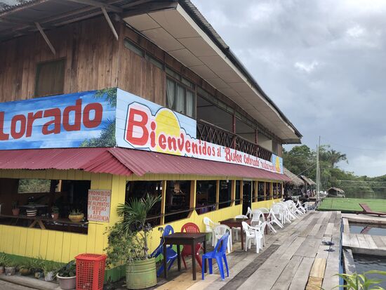 das schwimmende Restaurant Bufeo colorado sieht bei jedem meiner Besuche komplett anders aus.